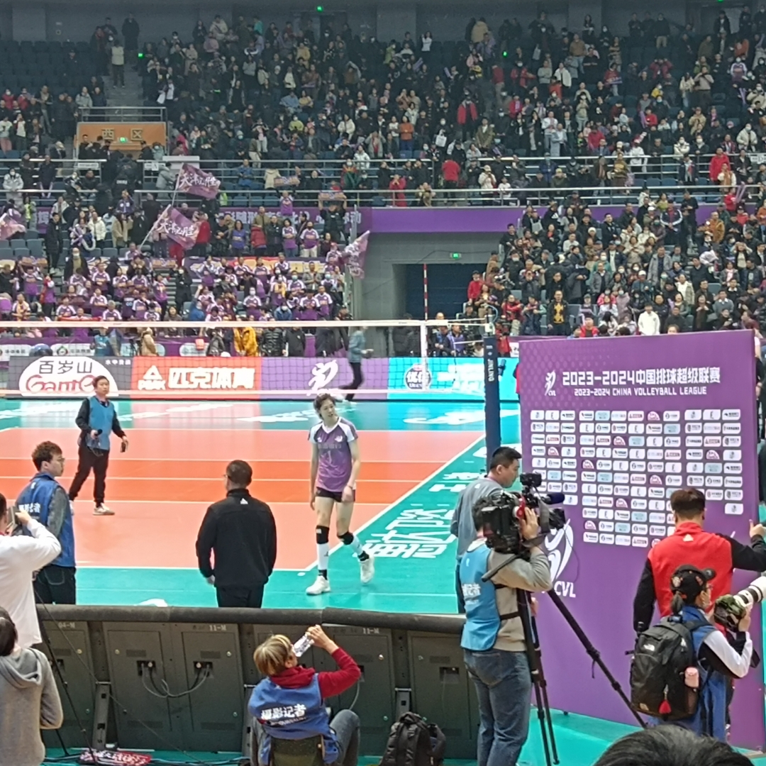 Rookie重返赛场，出色发挥首场状态出色，日本队观众沸腾！